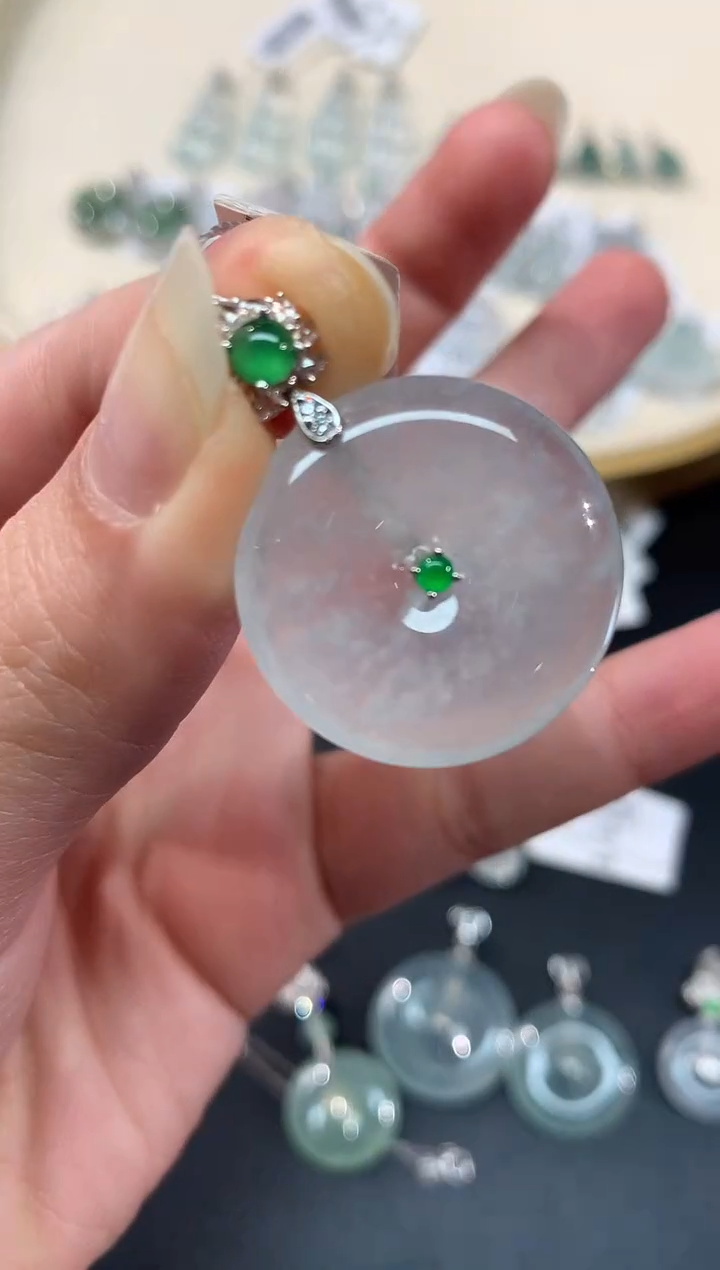 【闪购商品】翡翠吊坠(不含链)18K金镶嵌A58|9800