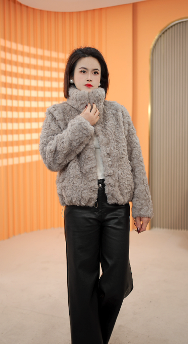 2025新款立领拉链轻奢女式冬季外套保暖显瘦宽松女装8570-