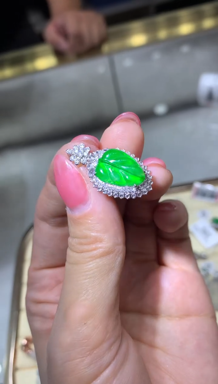 【闪购商品】翡翠颈饰18K金镶嵌|不退不换