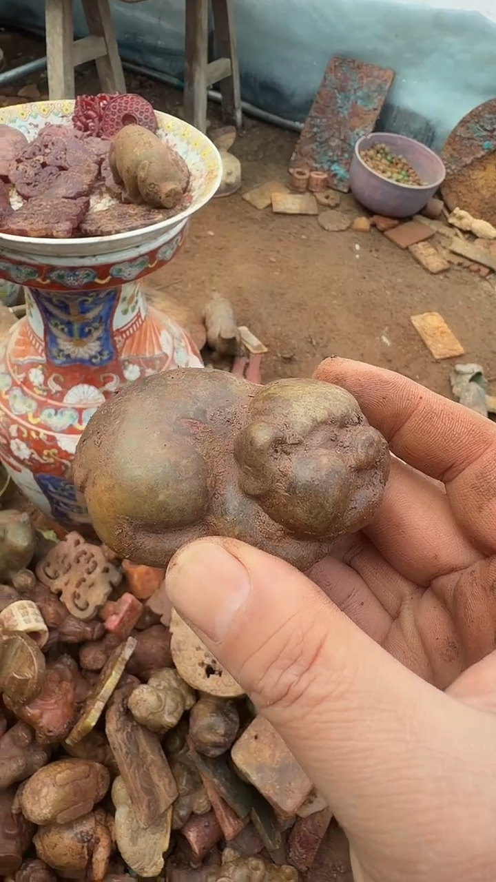 未镶嵌岫岩河磨玉（透闪石质玉）挂件金*子岫岩河磨玉