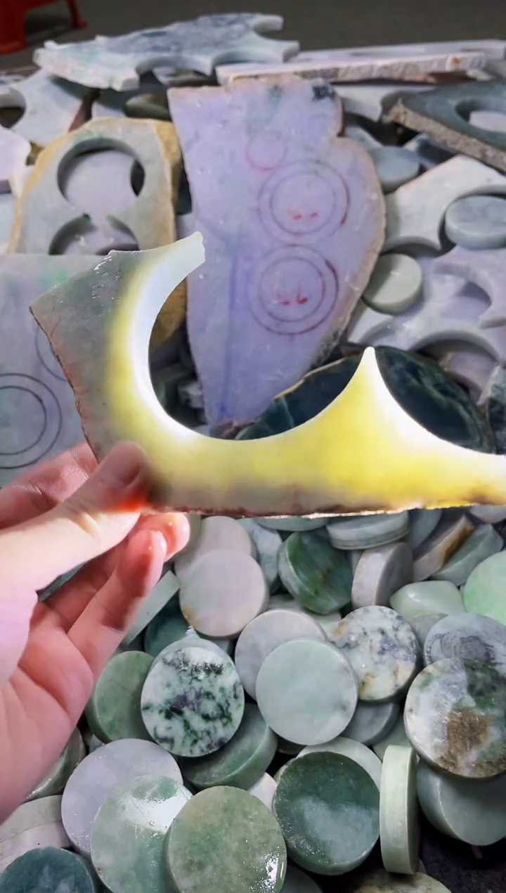 【闪购商品】翡翠颈饰未镶嵌A货吴玉410