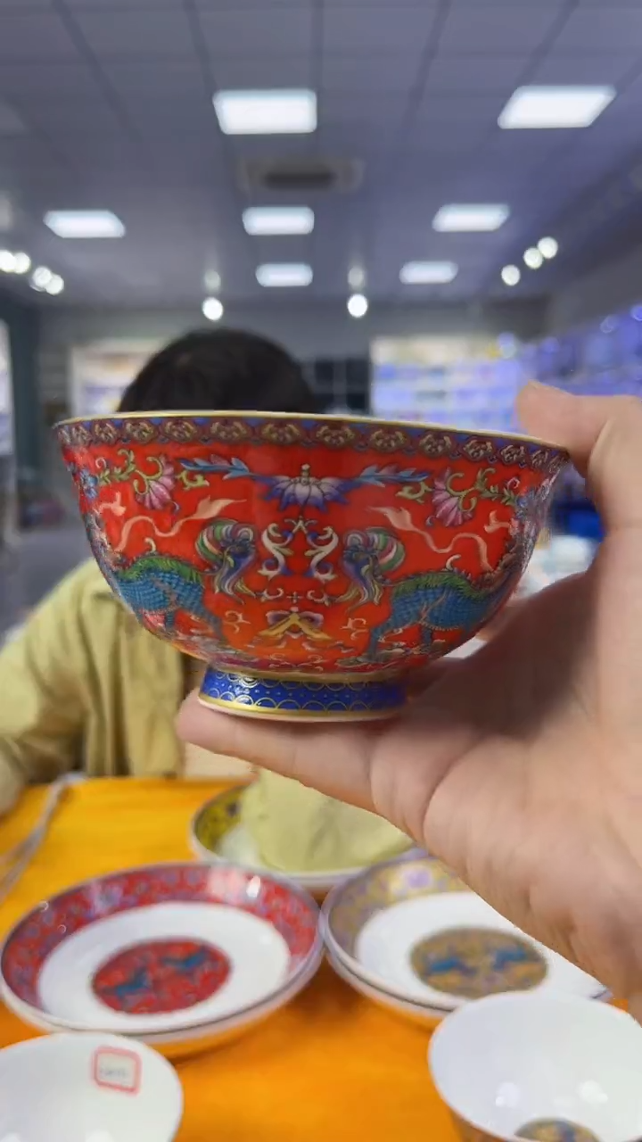 陶瓷陶瓷4.5寸麒麟米饭碗红色