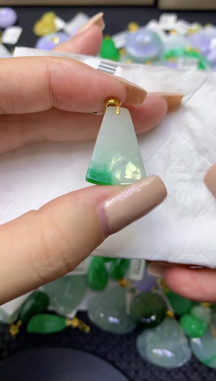 颈饰未镶嵌翡翠天然缅甸翡翠A货