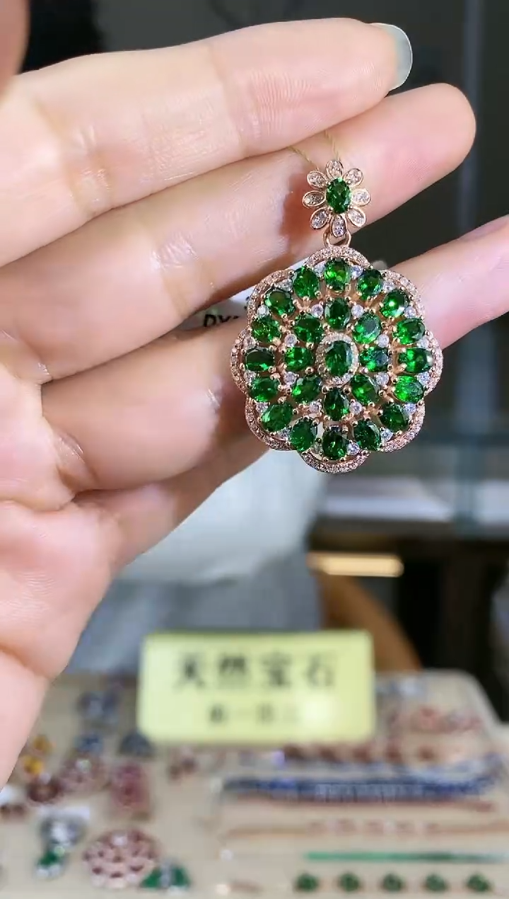 【闪购商品】石榴石（沙弗莱）颈饰银S925镶嵌颈饰