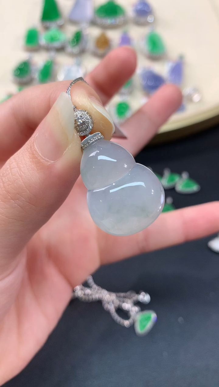 【闪购商品】翡翠吊坠(不含链)18K金镶嵌葫芦A17|4500