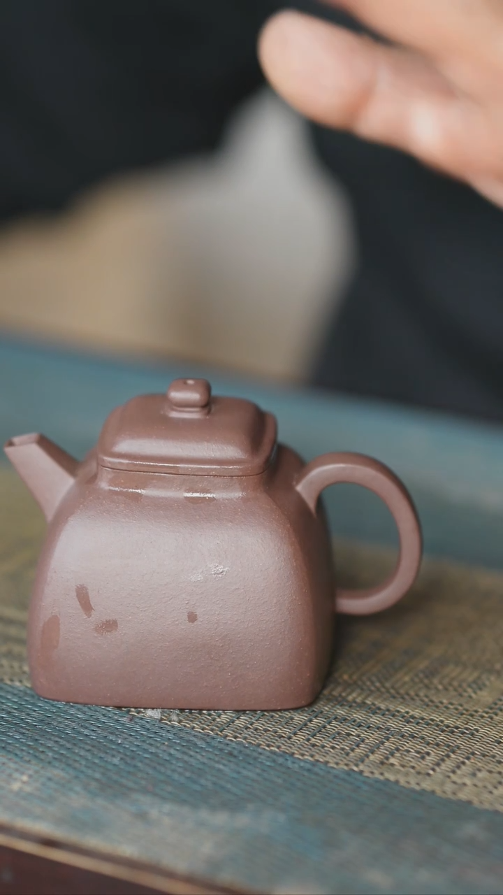 【闪购商品】喀左紫砂真不错，主播就是做壶的