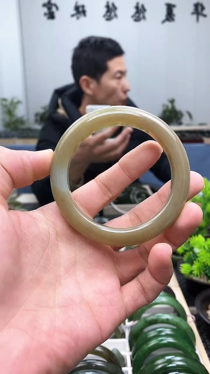 【闪购商品】和田玉手镯未镶嵌60