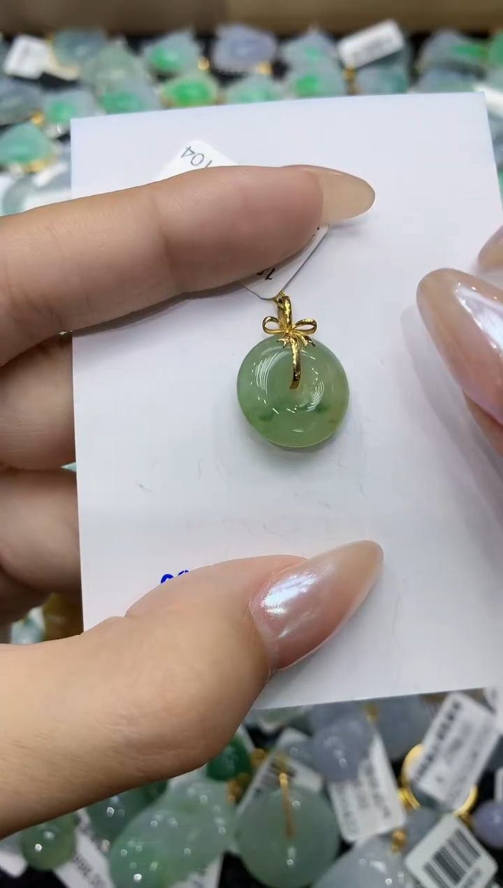 翡翠18K金镶嵌颈饰111111111111