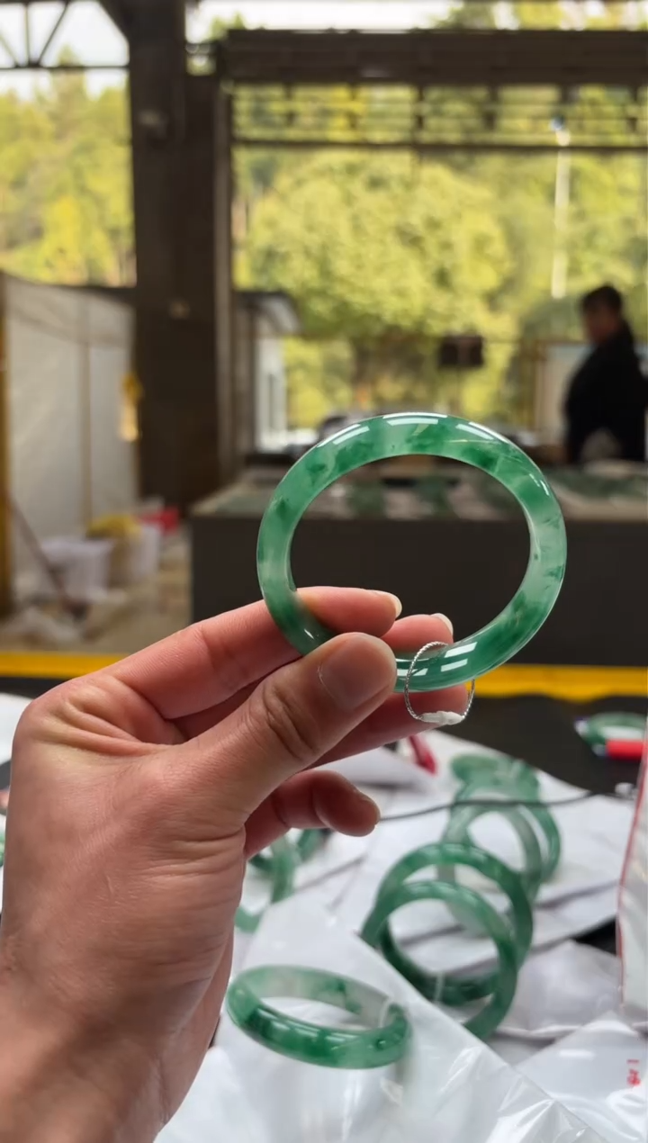 【闪购商品】石英质玉手镯未镶嵌1-天然非洲翠手镯