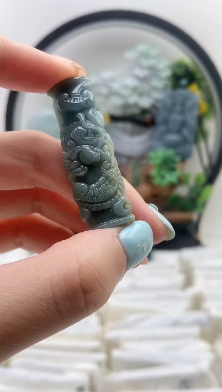 颈饰未镶嵌翡翠龙柱