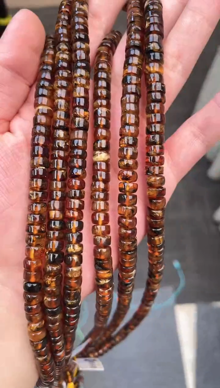 【闪购商品】琥珀裸石未镶嵌1多样性发其中一件