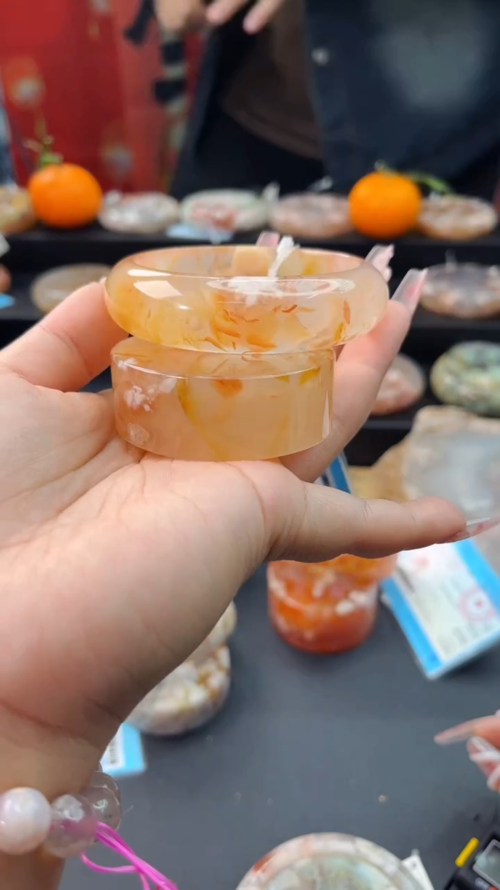 【闪购商品】石英质玉手镯未镶嵌赠送镯心（56圈口）