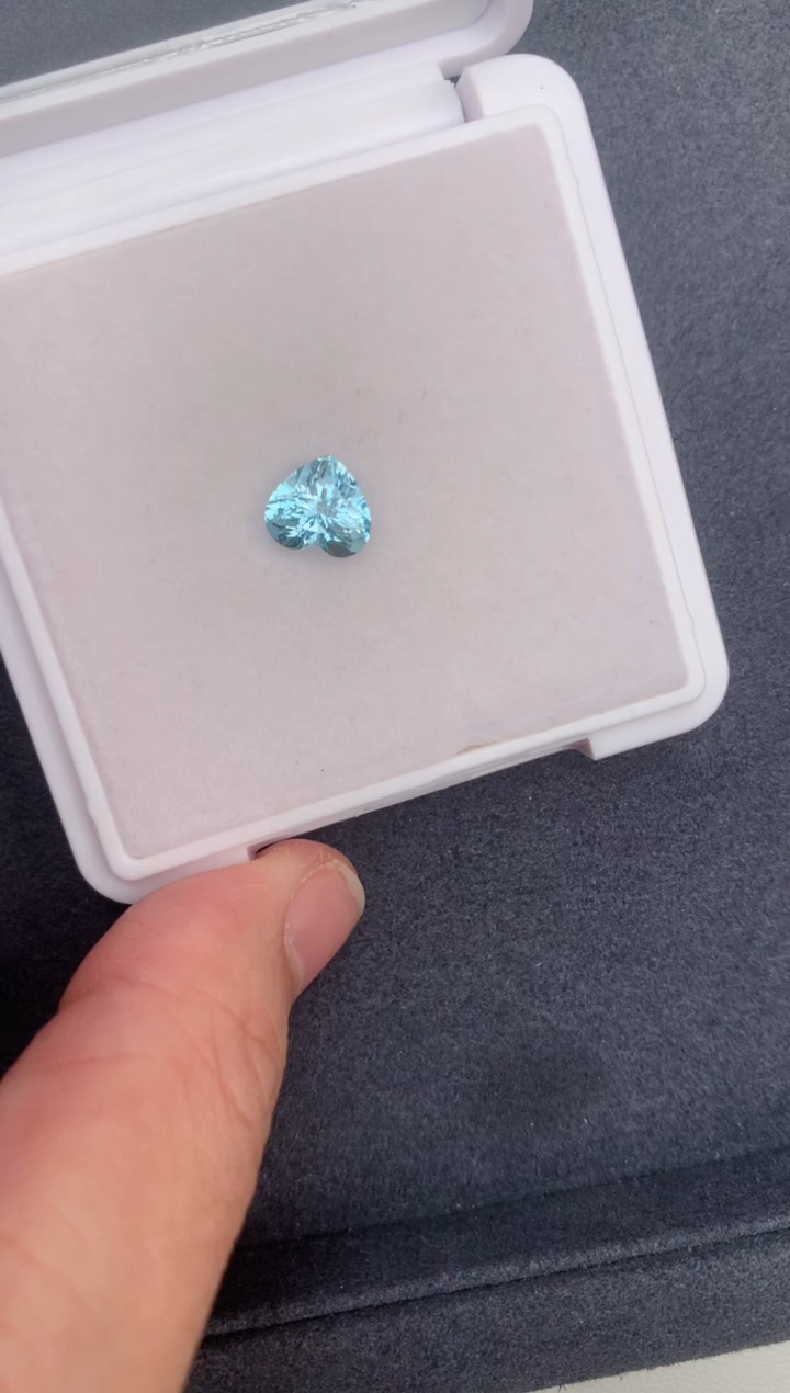 【闪购商品】海蓝宝石裸石未镶嵌1.6ct海蓝宝