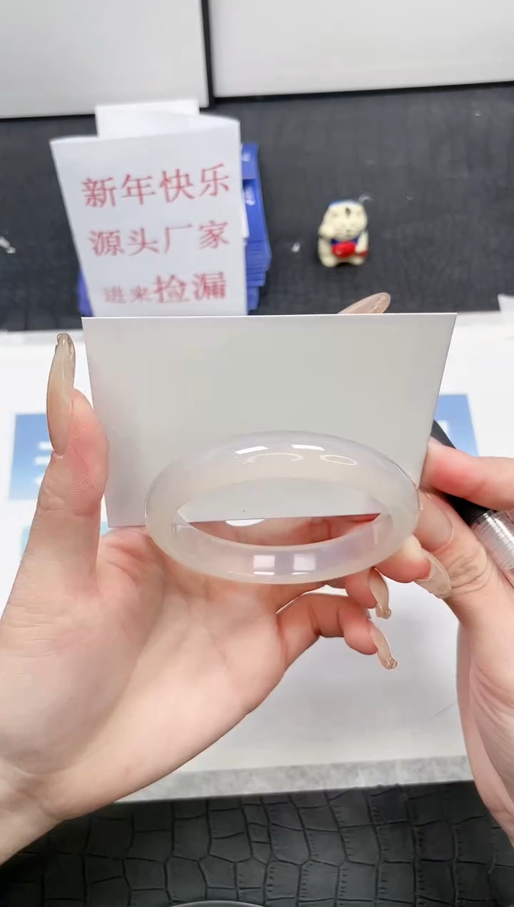 【闪购商品】石英质玉手镯未镶嵌T261-58.3