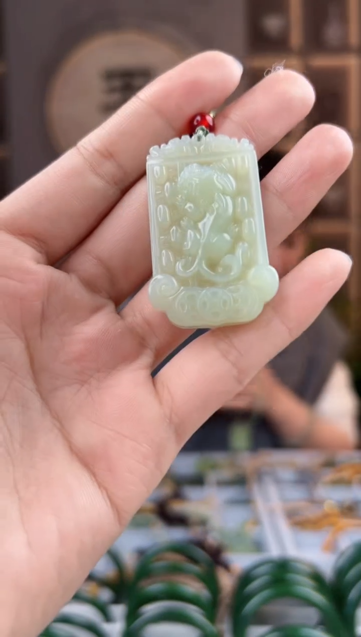颈饰未镶嵌和田玉拍一发一，拍一发一