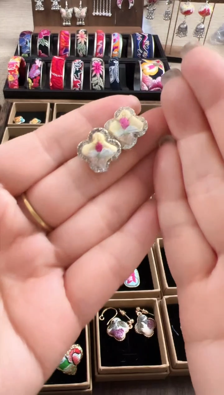 【闪购商品】织绣民族风老绣饰品549