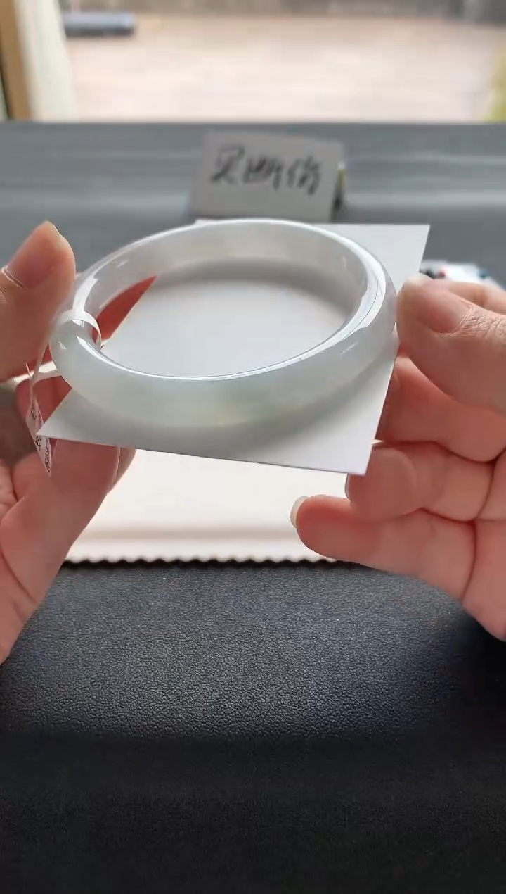 【闪购商品】翡翠手镯未镶嵌54.6圆条Y28买断