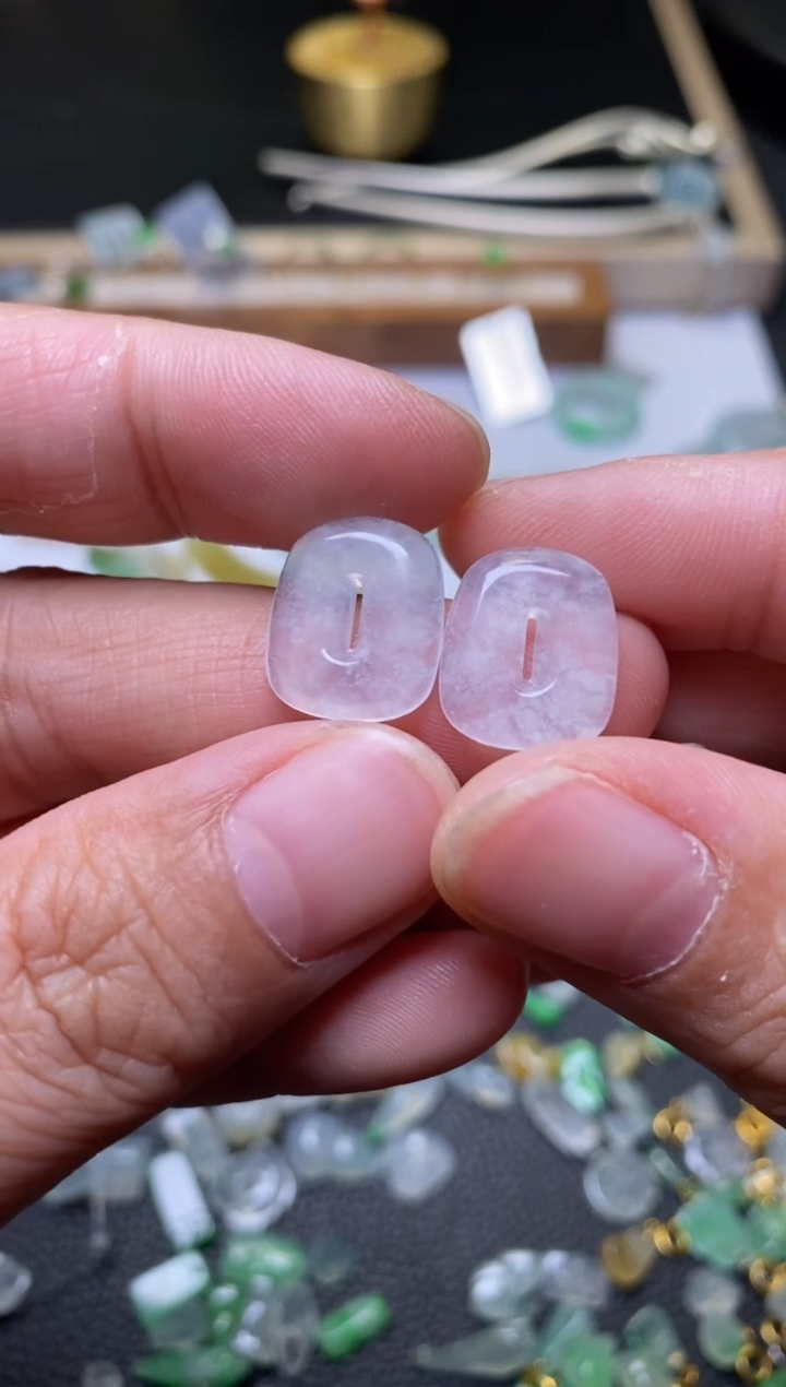 翡翠未镶嵌颈饰净货38281