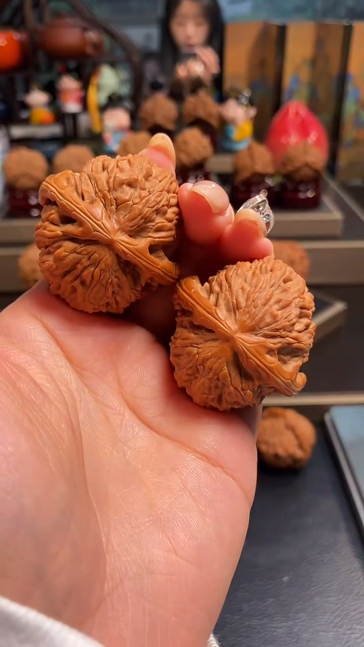 【闪购商品】文玩核桃把件F 570 白狮子 40