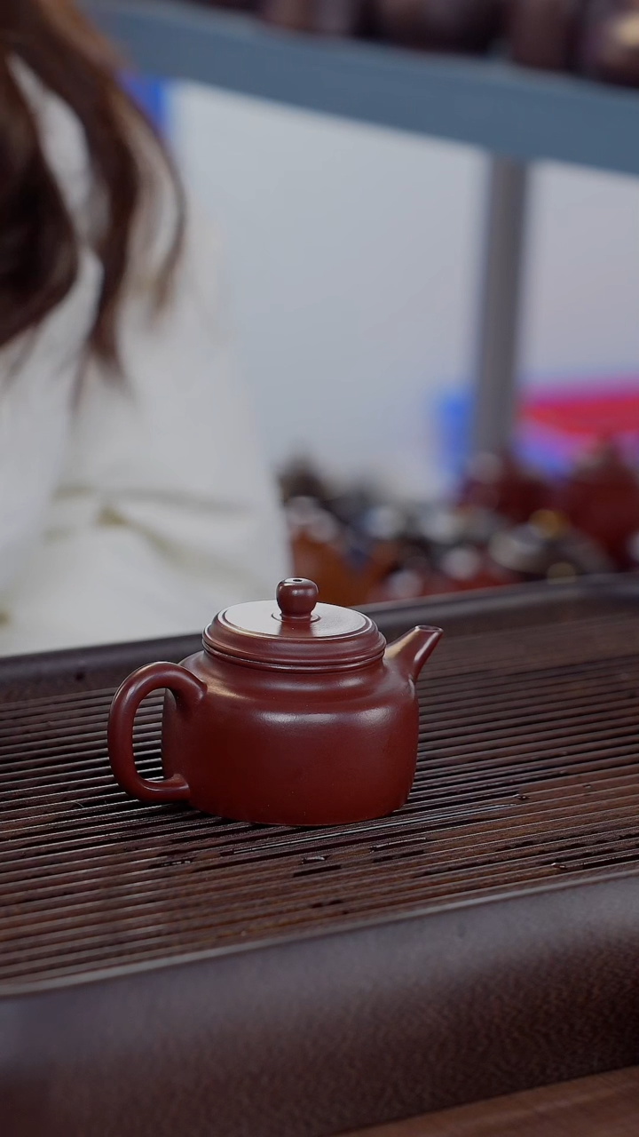 【闪购商品】紫砂茶壶紫泥光素剑流德钟