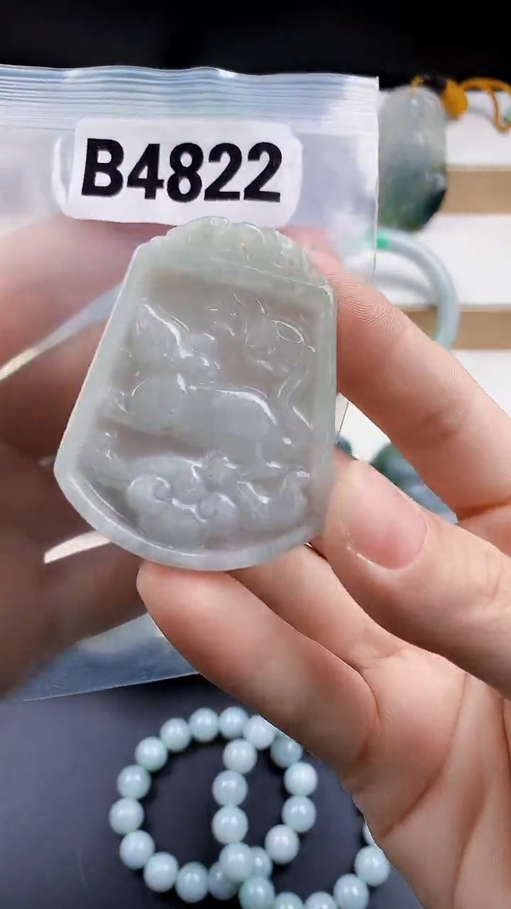 颈饰未镶嵌翡翠天然翡翠吊坠挂件