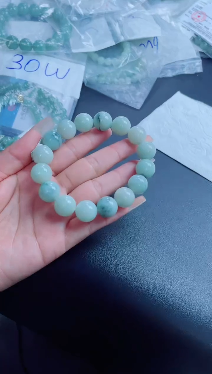 定制翡翠未镶嵌珠串