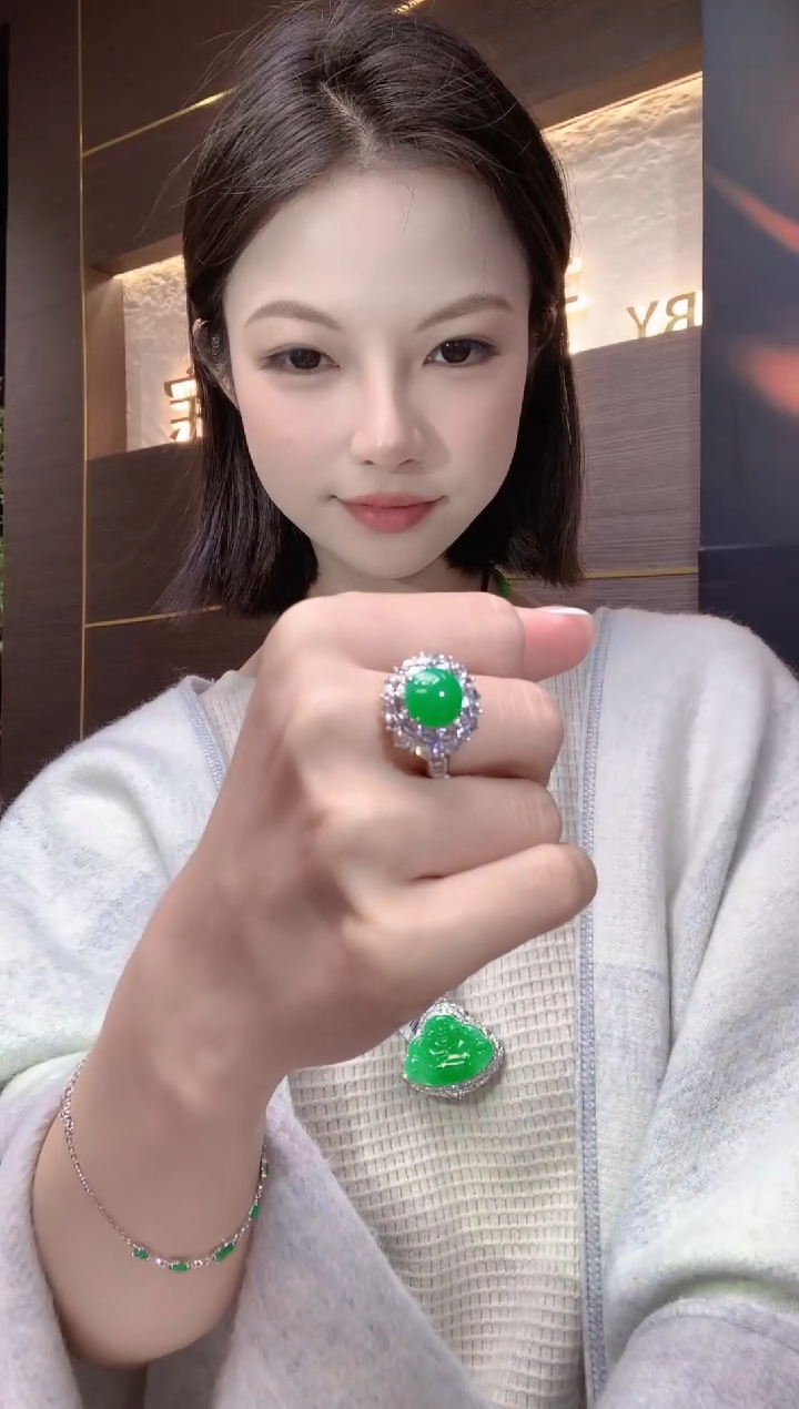18K金镶嵌戒指翡翠D63