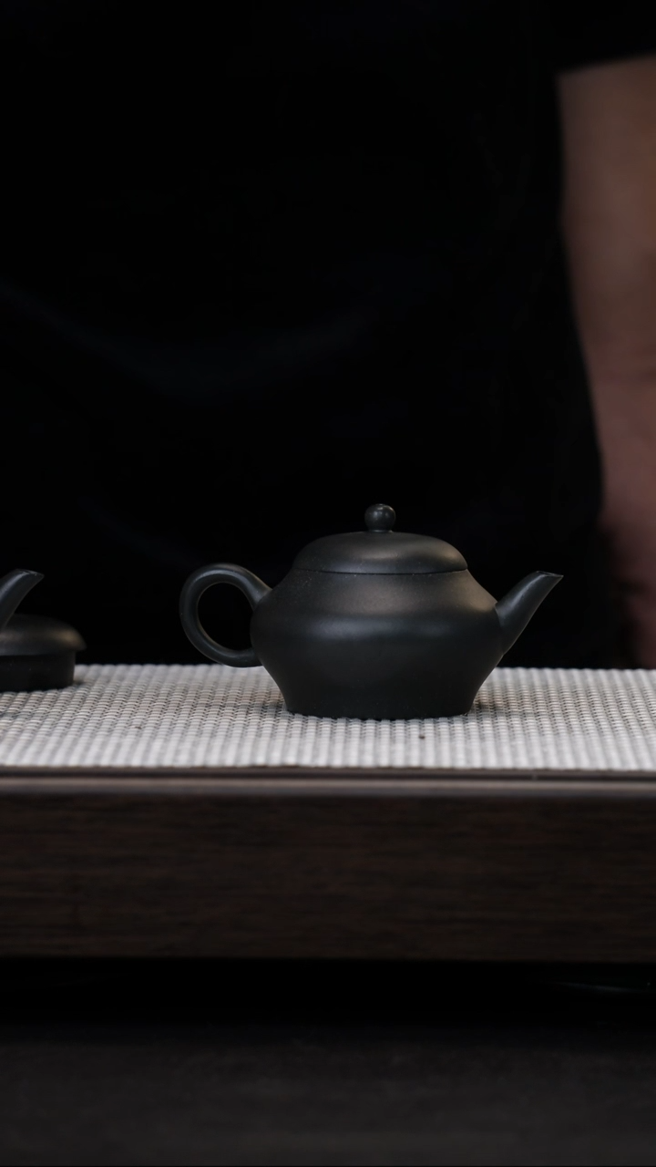 【闪购商品】紫砂茶壶原矿紫砂壶君子兰孟臣小品120cc