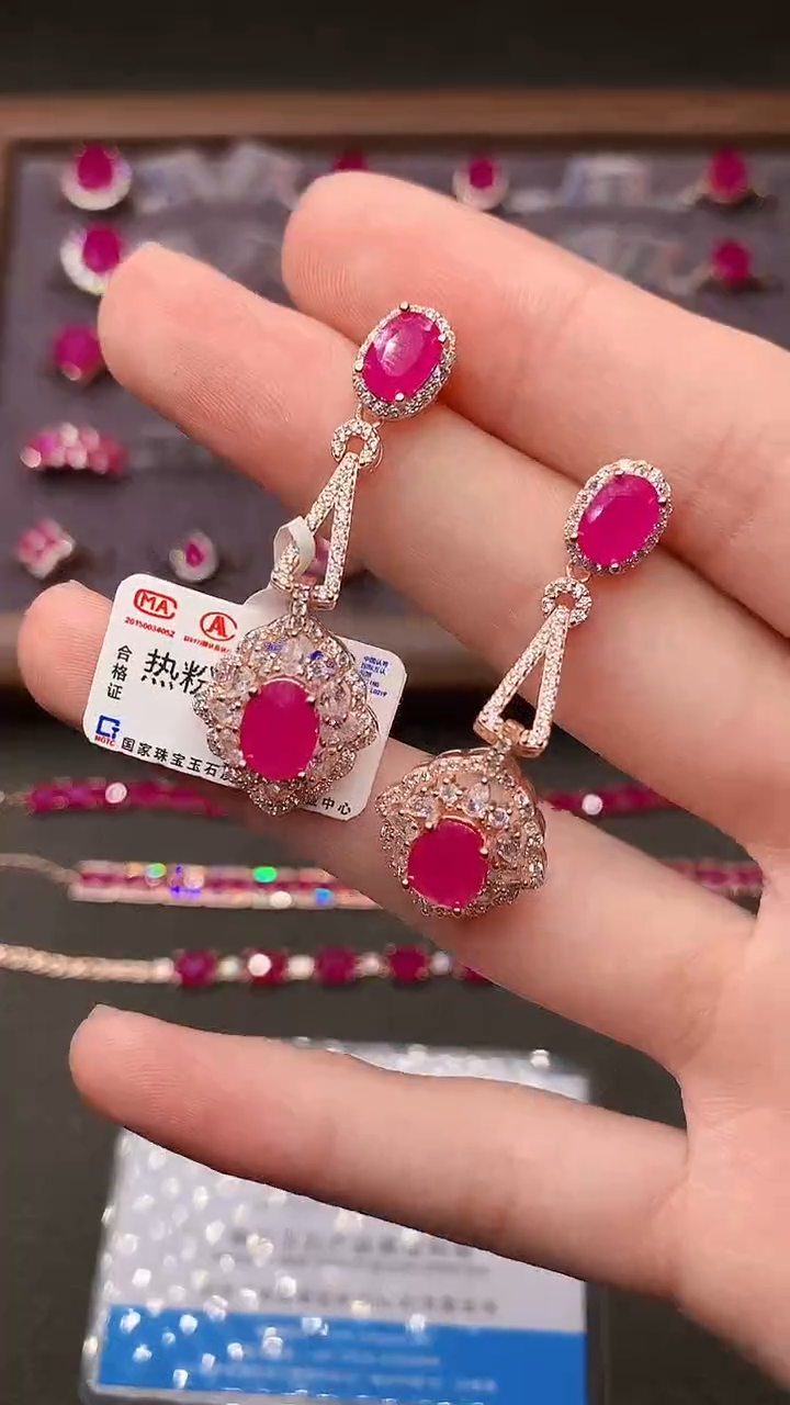 【闪购商品】红宝石耳饰银S925镶嵌.......