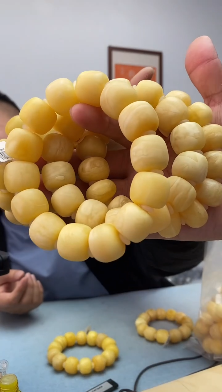 琥珀未镶嵌珠宝奇石假一罚十，永久原价包退多样性发一件066