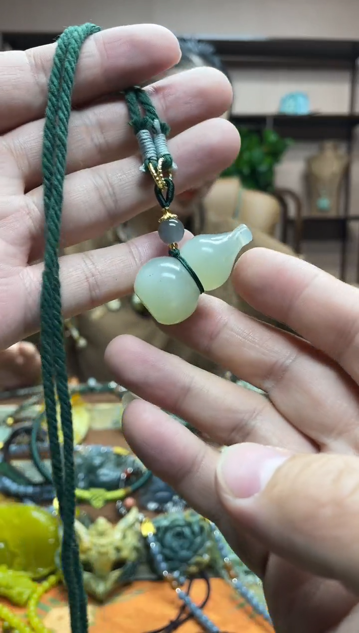 未镶嵌岫玉吊坠·