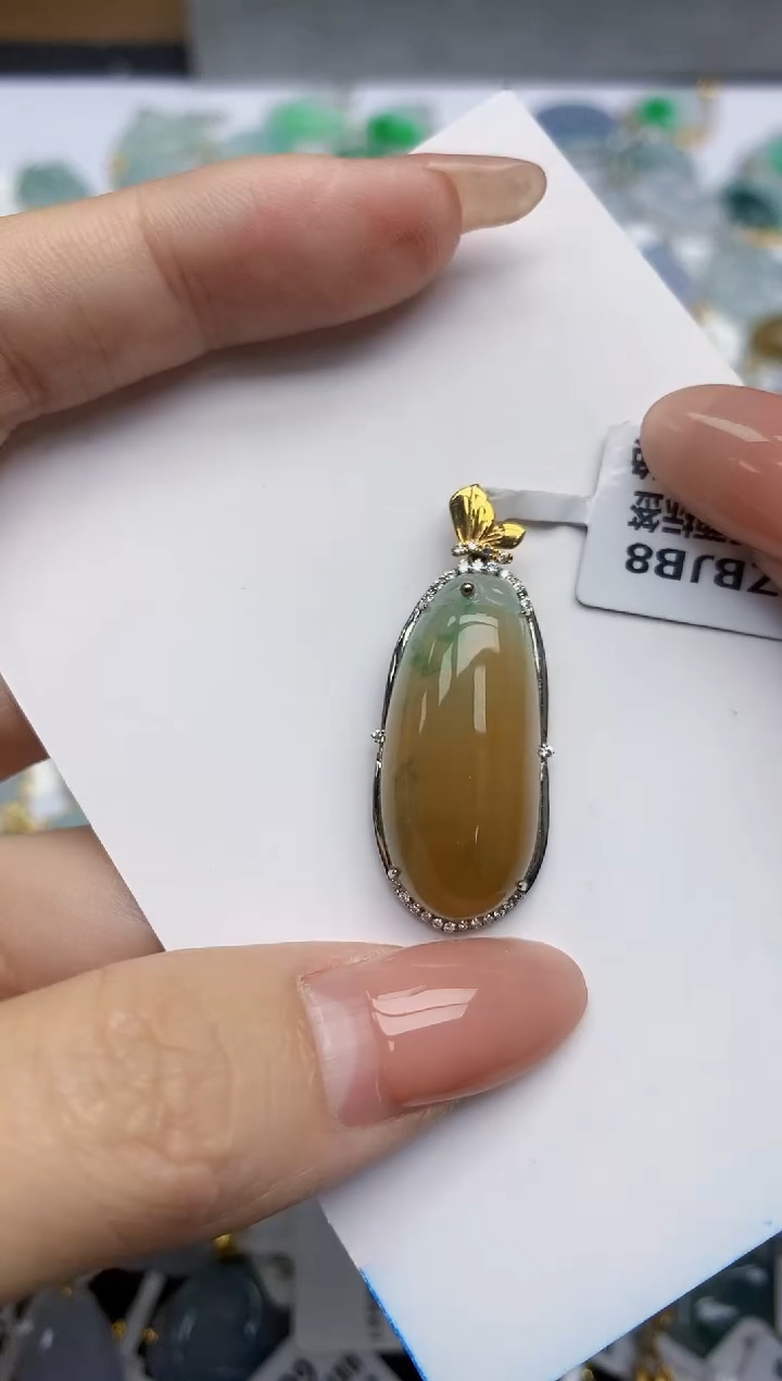 【闪购商品】翡翠挂件18K金镶嵌天然翡翠A货