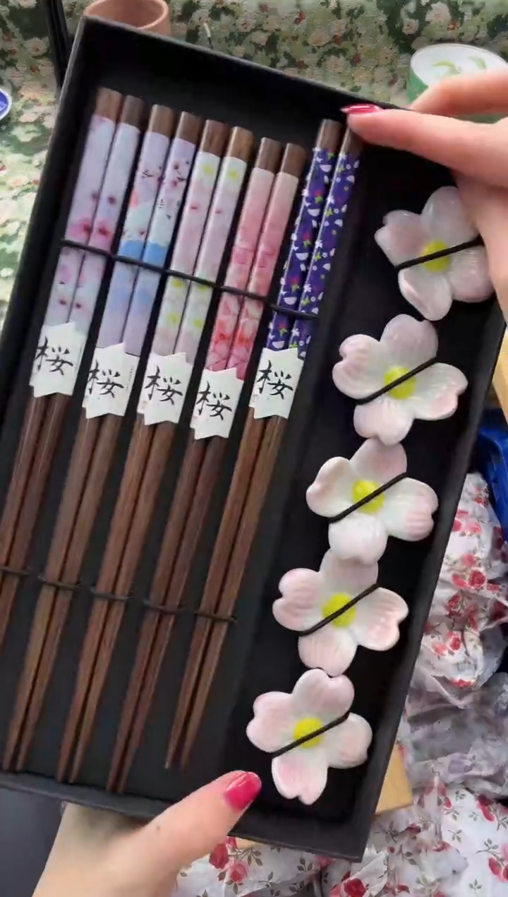 瓷片  筷子和筷置