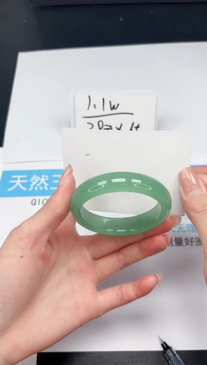 【闪购商品】石英质玉手镯未镶嵌98-55.1