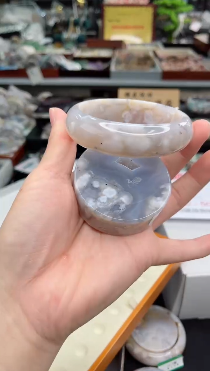 【闪购商品】石英质玉手镯未镶嵌63圈口（赠品镯心）106511