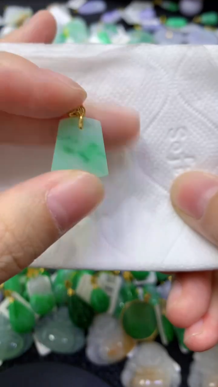颈饰未镶嵌翡翠天然缅甸翡翠A货
