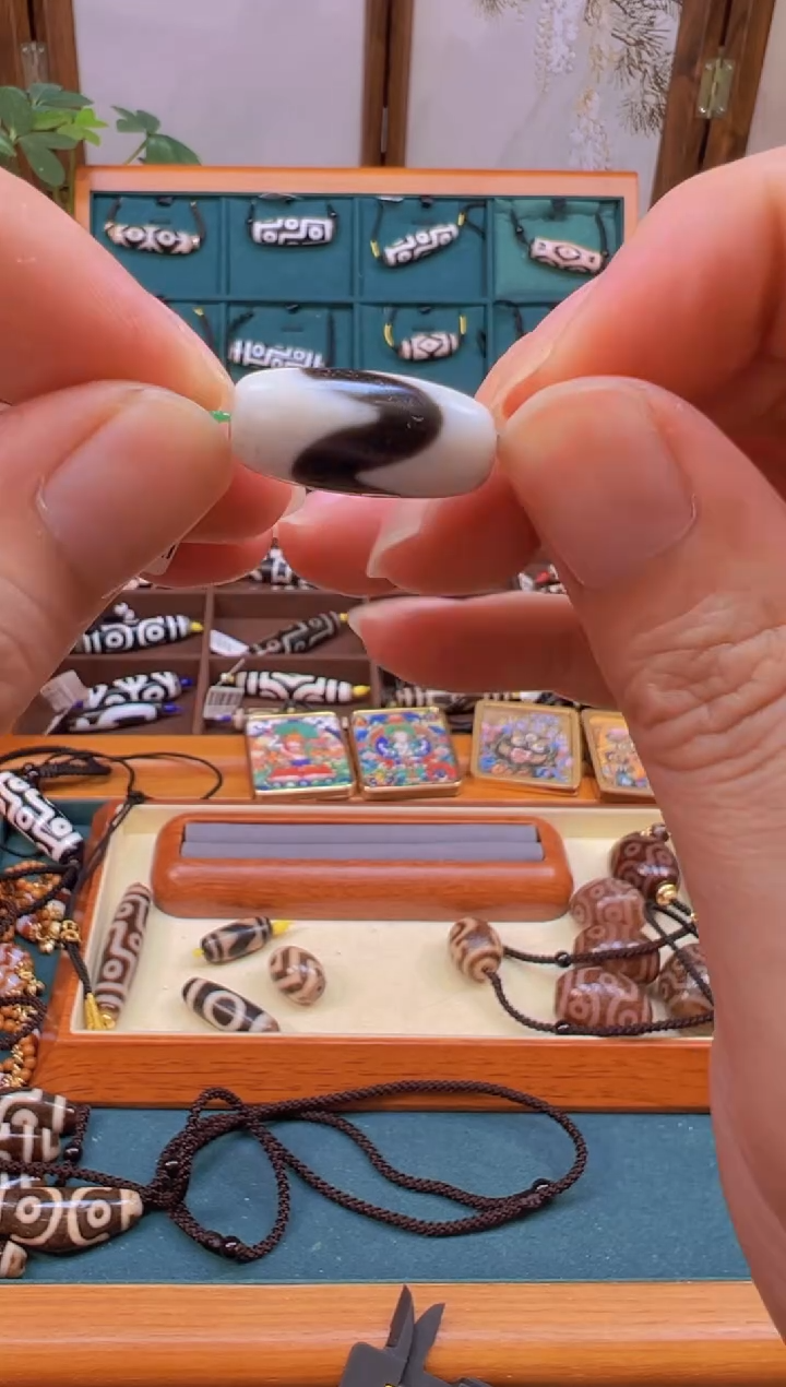 未镶嵌颈饰玛瑙/玉髓61.