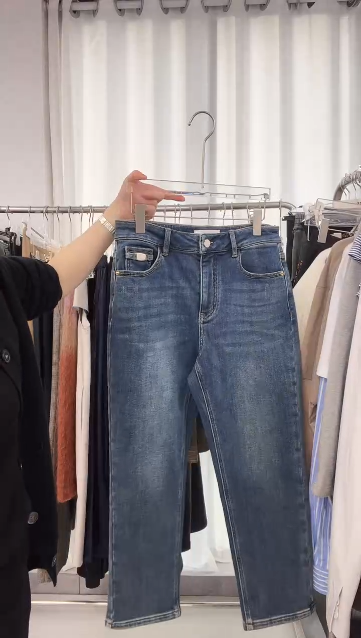 编号211  AN品牌 牛仔加绒9分裤 S和M可选 福福420待开价