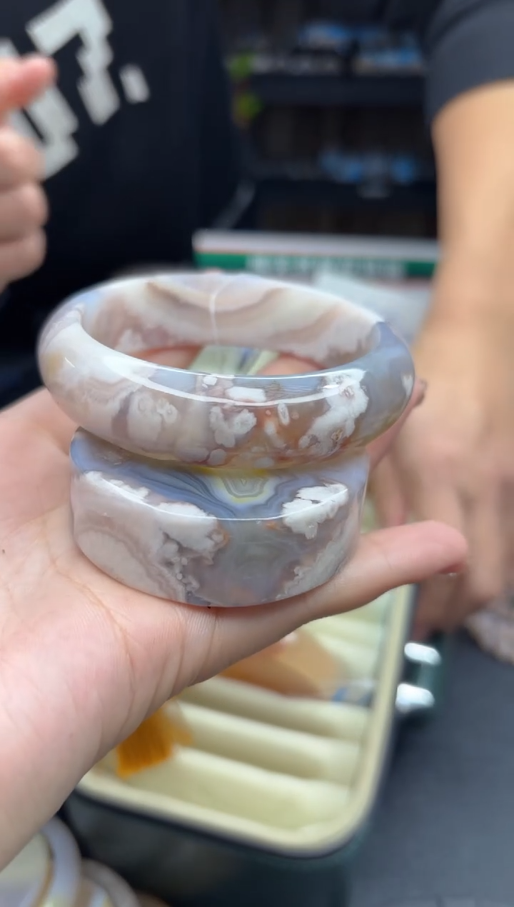 【闪购商品】石英质玉手镯未镶嵌289（59圈赠送镯心）