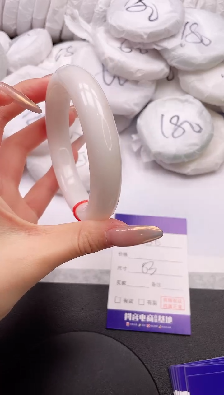 【闪购商品】和田玉手镯未镶嵌28K86-62