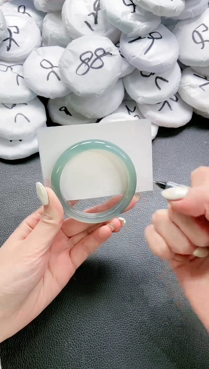 【闪购商品】石英质玉手镯未镶嵌 22L114-54