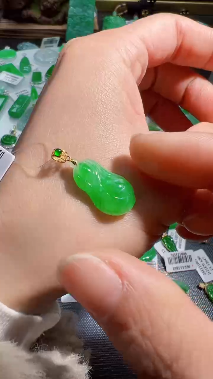 【闪购商品】翡翠颈饰18K金镶嵌我