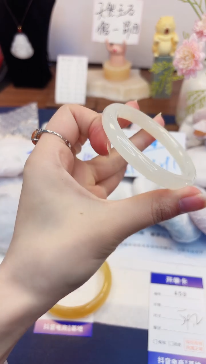 【闪购商品】石英质玉手镯未镶嵌459-美人条-圈口54