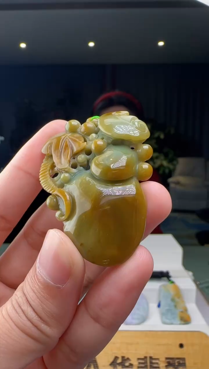 【闪购商品】翡翠吊坠(不含链)未镶嵌XM@@60B7J13493