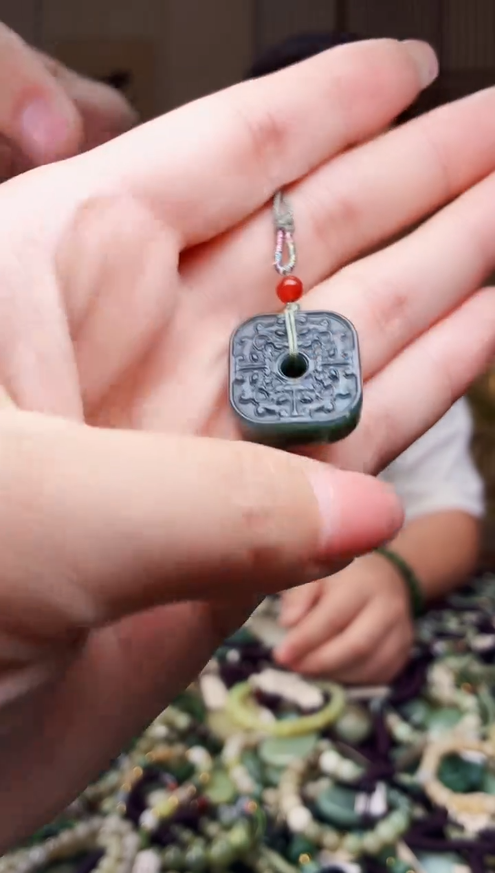 颈饰未镶嵌和田玉多样性发货，拍一发一