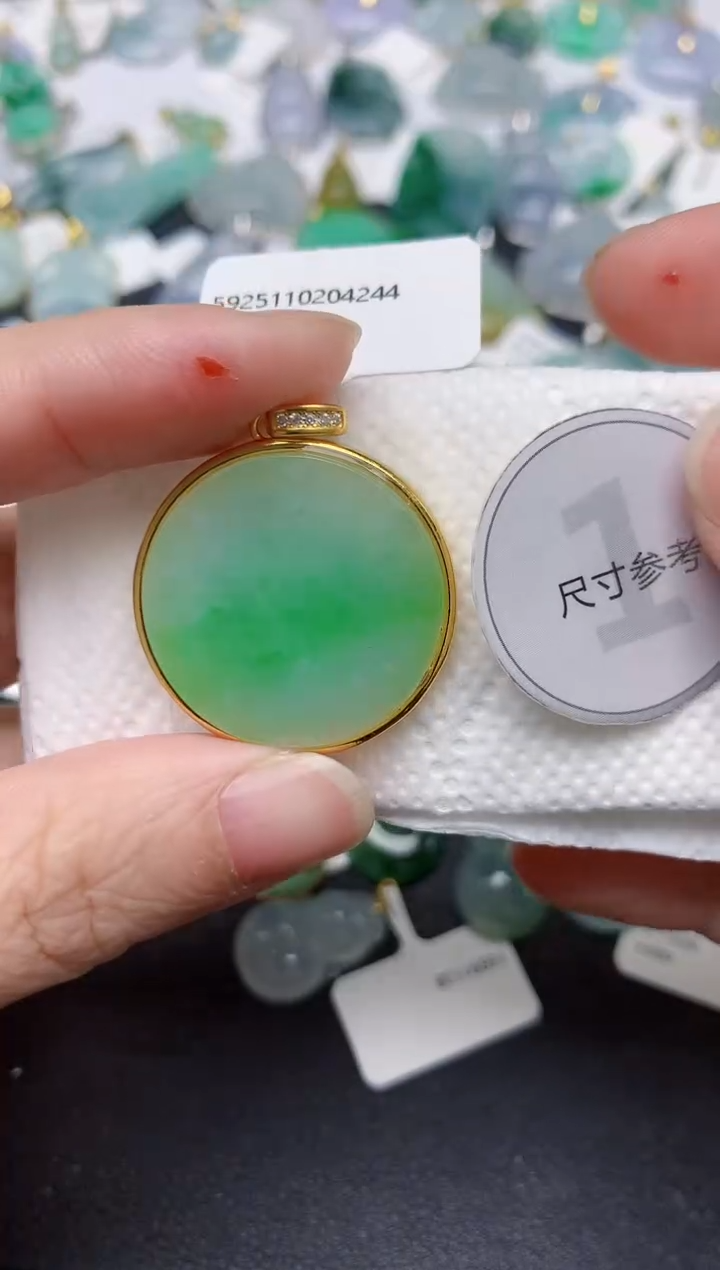 颈饰未镶嵌翡翠天然缅甸A货翡翠