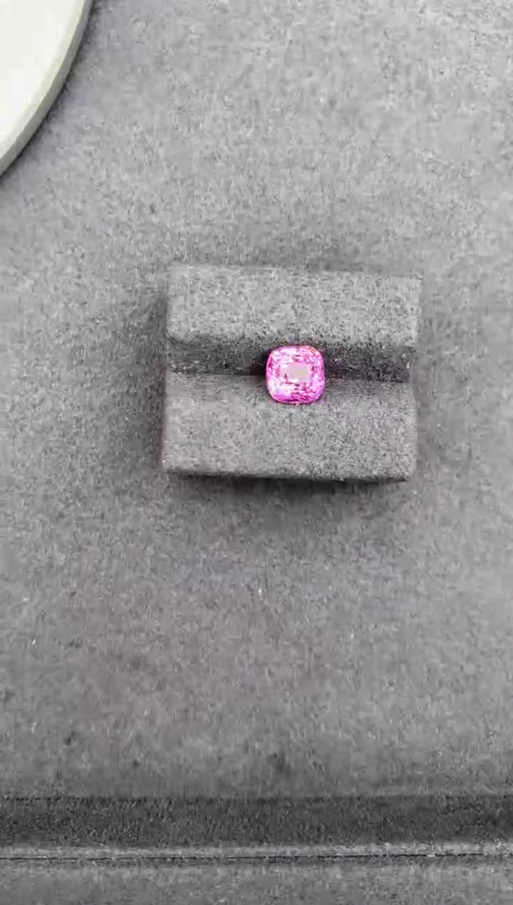 裸石彩色蓝宝石未镶嵌2.1ct粉蓝宝 GD