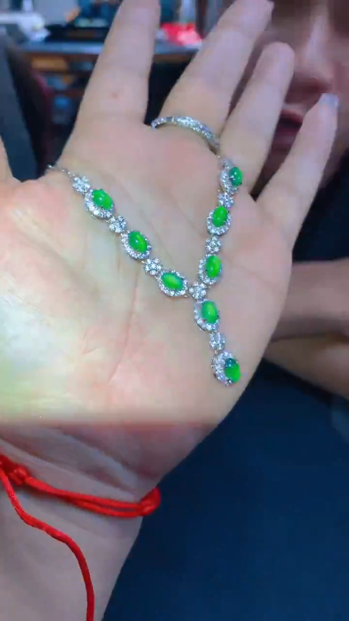 【闪购商品】翡翠吊坠(赠链)未镶嵌0649242837多样性发其一