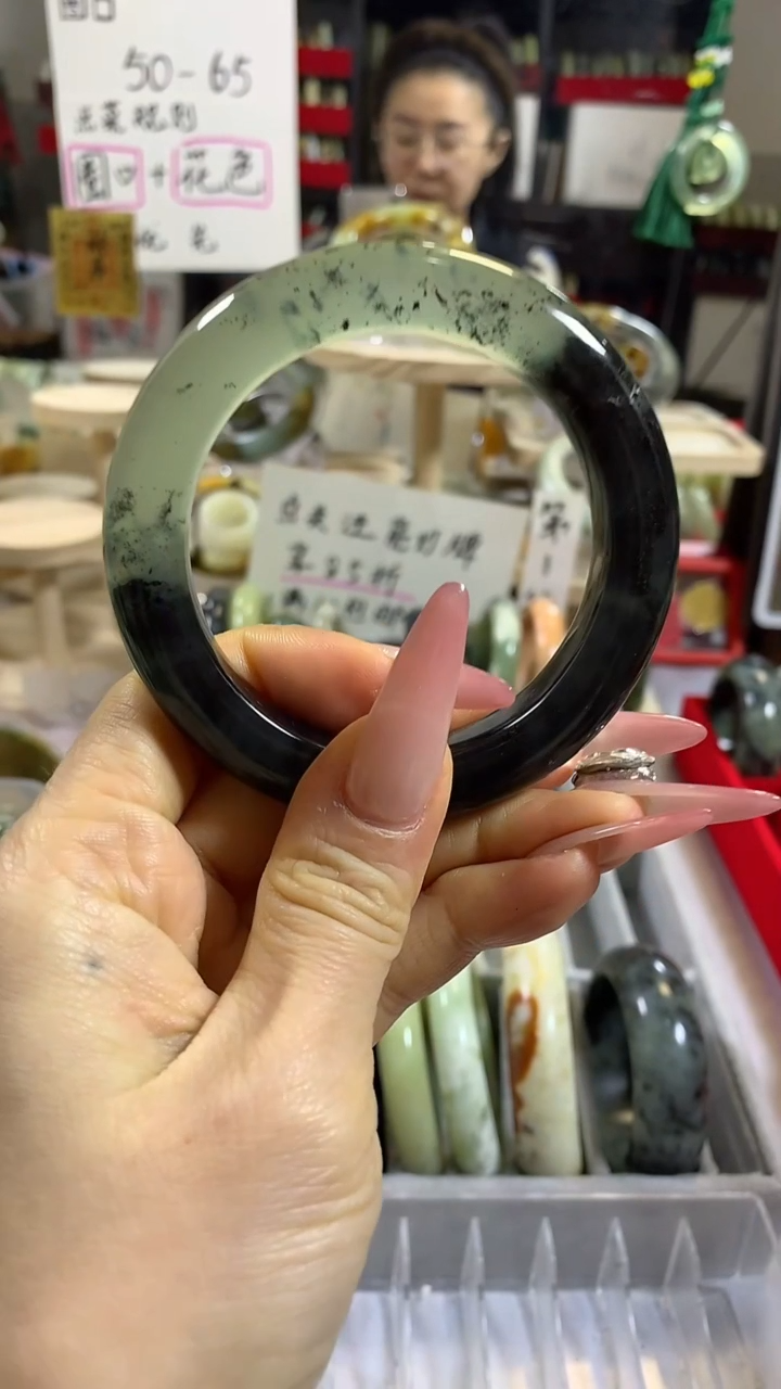 未镶嵌岫玉手镯6 56+ 包容
