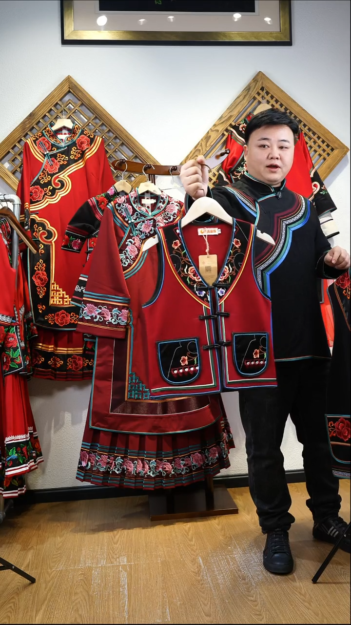 儿童马甲酒红色4-5岁可穿